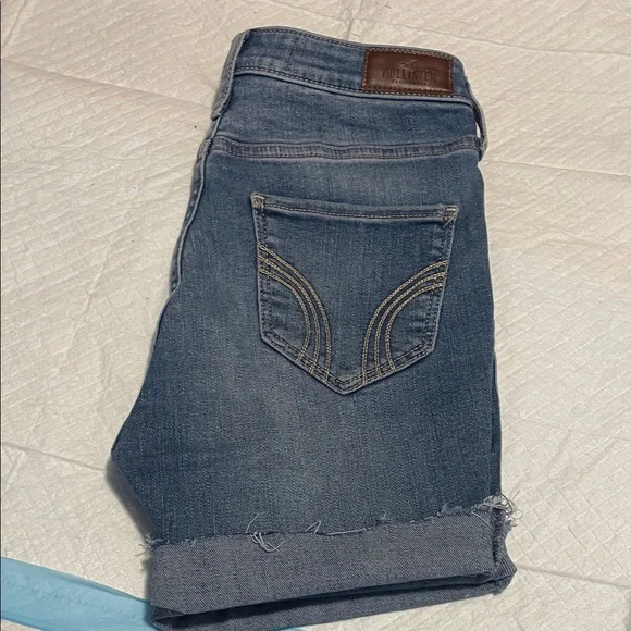 Hollister Jean shorts - Picture 2 of 3